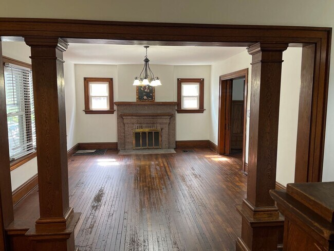Building Photo - 50 E Northwood Ave