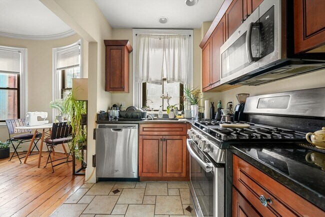 Foto del edificio - 100 E Brookline St