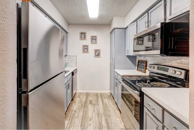 Building Photo - Marabella Apartments