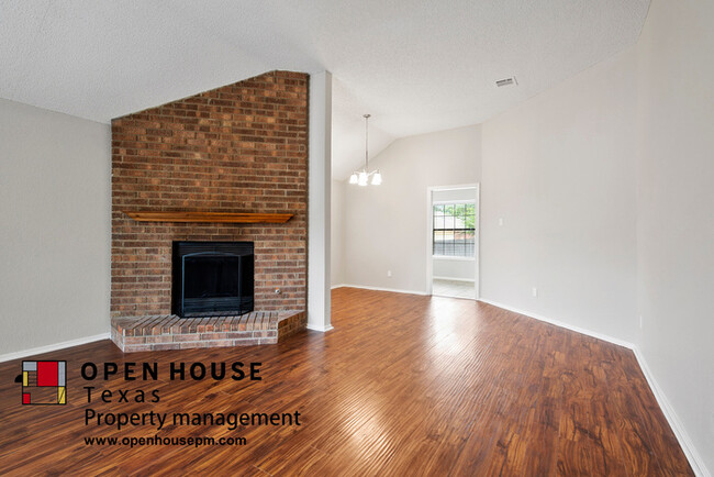 Building Photo - 722 Cottonwood Dr, Allen