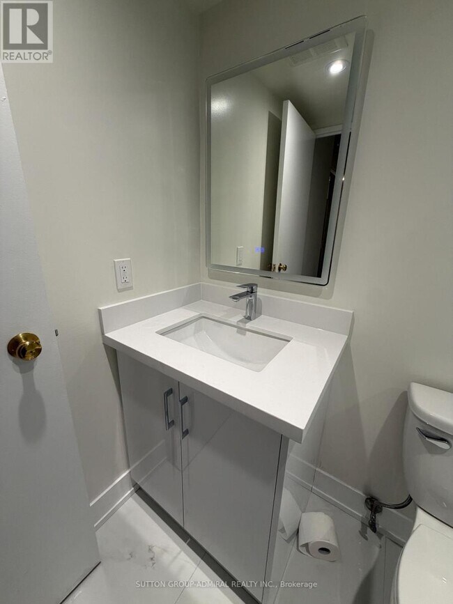 Photo du bâtiment - 7440 Bathurst St