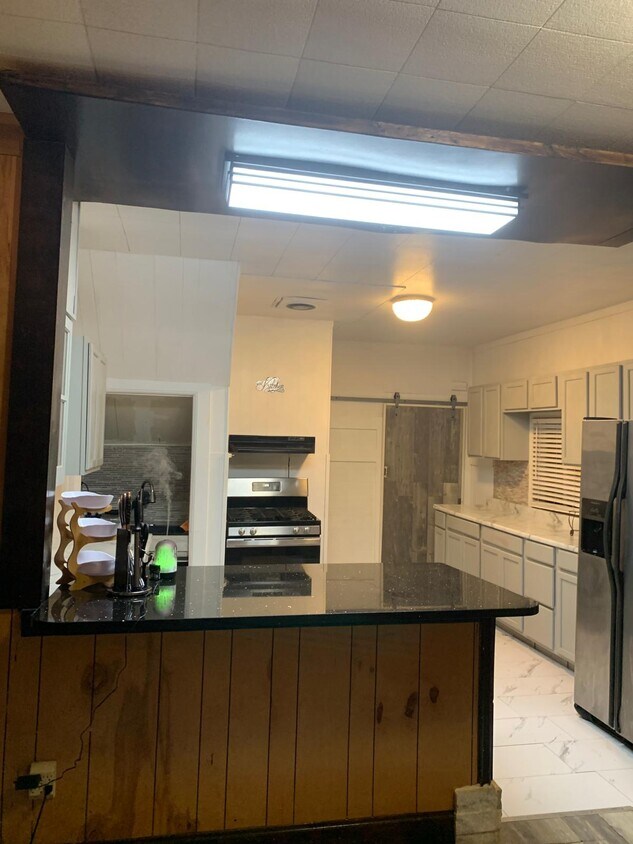 Foto principal - 301 Luverne St.