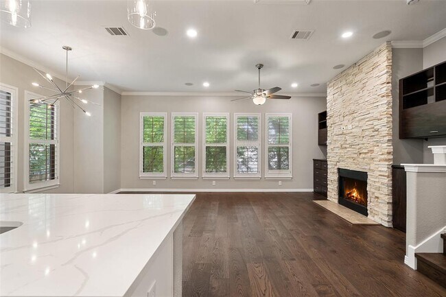 Foto del edificio - 1115 Kinney Ave
