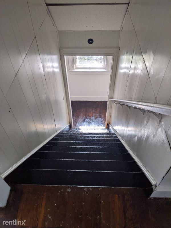 Building Photo - 4 br, 1.5 bath House - 539 State Street
