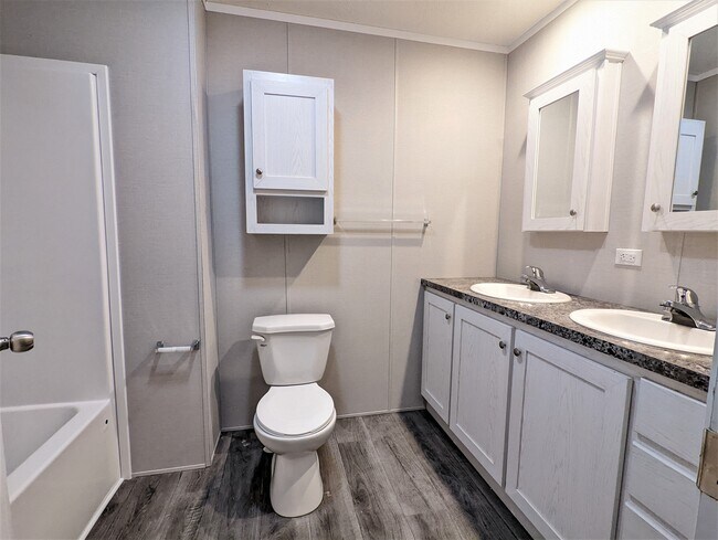 Foto del edificio - 677 Oregon St