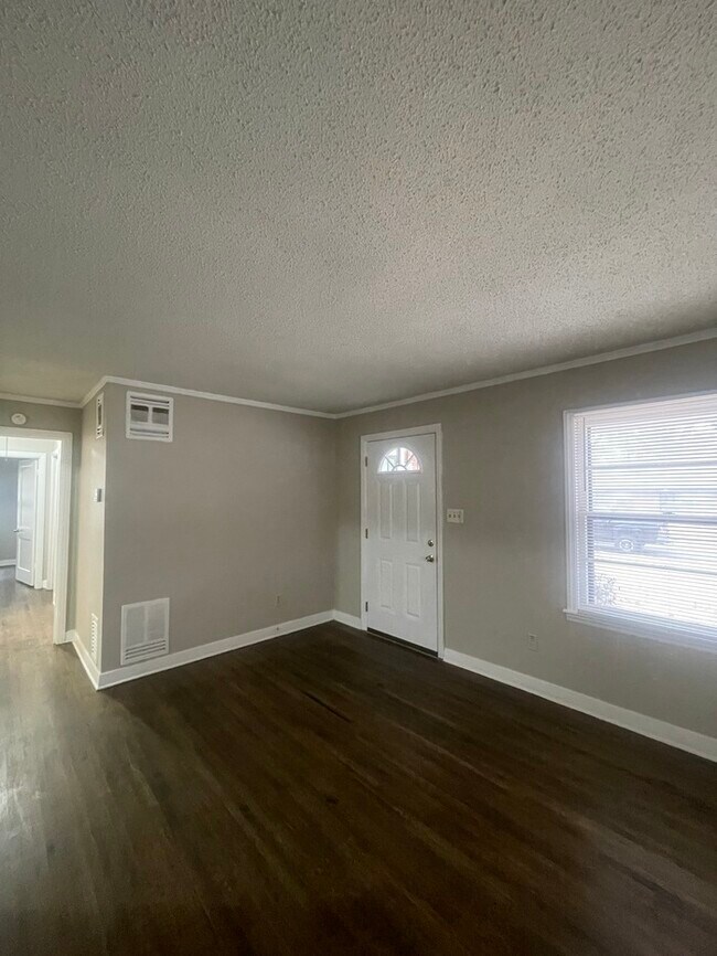 Foto del edificio - 4495 Helene Rd