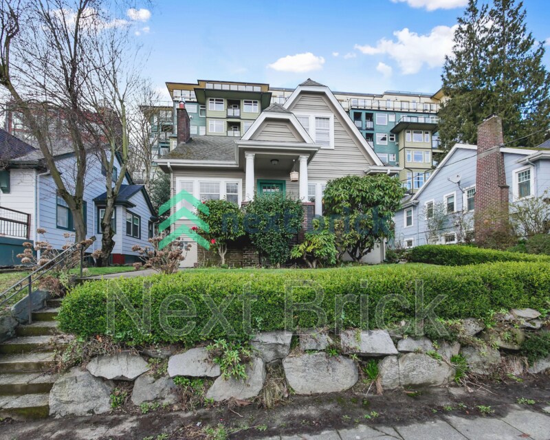 Foto principal - 1919 Dexter Ave N