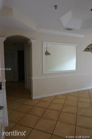 Foto del edificio - 925 NW 82nd Ave