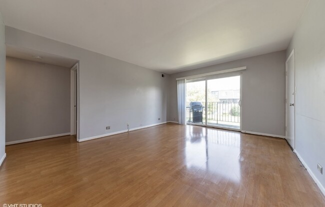 Building Photo - 9405 Bay Colony Dr