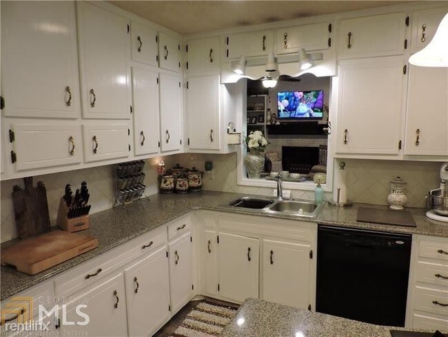 Building Photo - 1 br, 1 bath House - 2 Maple Ridge Drive