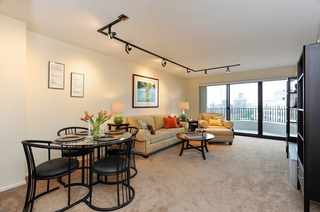 Foto del edificio - 2020 N Lincoln Park W