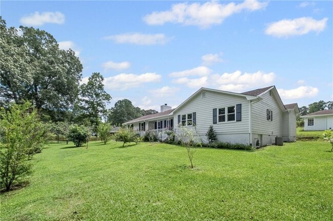 Building Photo - 3535 Stonewall Dr NW