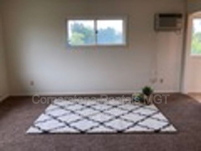 Foto del edificio - 807 3rd St SW