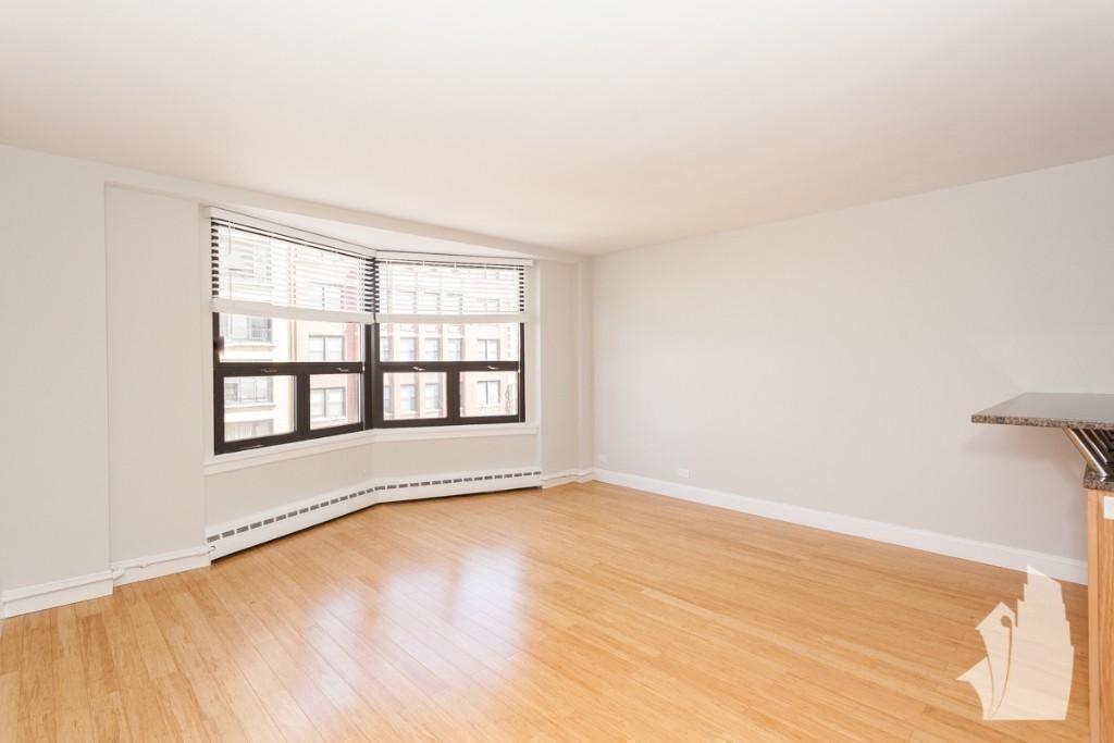 Foto principal - 1 bedroom in Chicago IL 60657