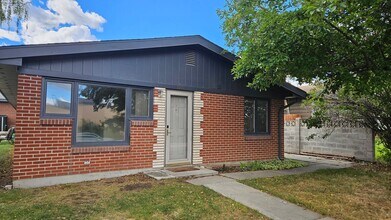 Building Photo - 1931 9th Ave