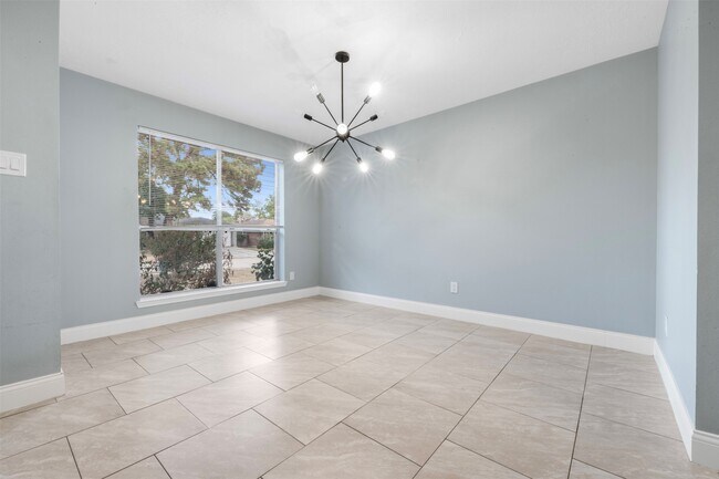 Foto del edificio - 28815 Binefield St