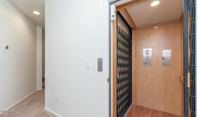 Foto del edificio - 2423 E Autumn Flower Dr