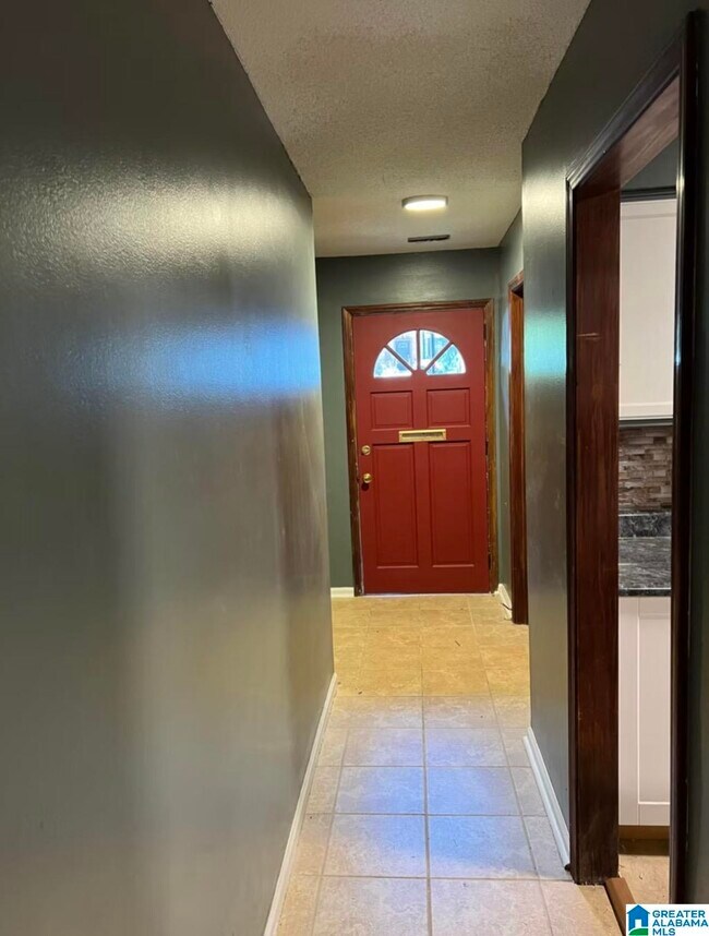 Building Photo - 656 Valley Crest Dr