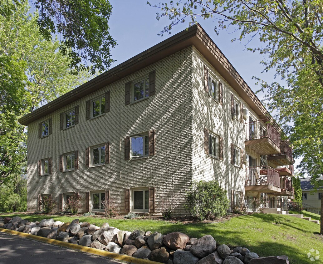 1620 Charlton St, West Saint Paul, MN 55118 Apartments in West Saint