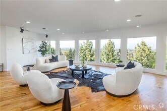Building Photo - 3828 Alomar Dr