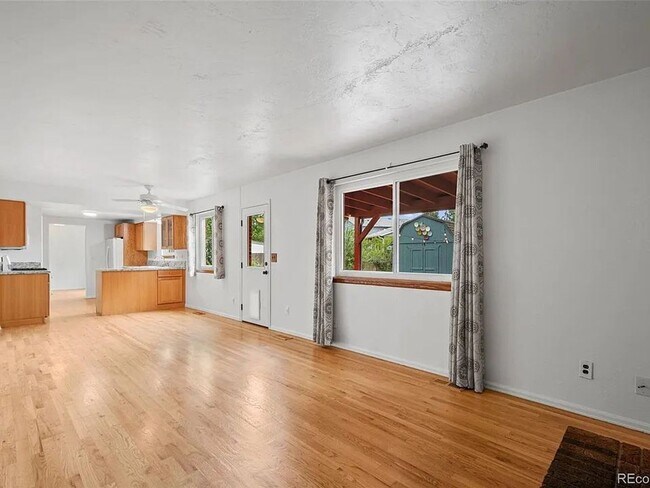 Foto del edificio - 7391 Coors Dr