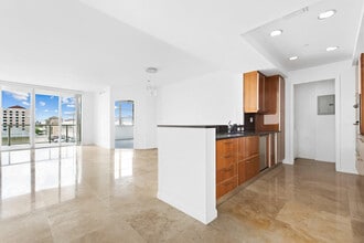 Building Photo - 1819 SE 17th St