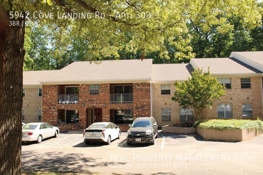 5942 Cove Landing Rd Unit Apt. 303, Burke, VA 22015 Condo for Rent in