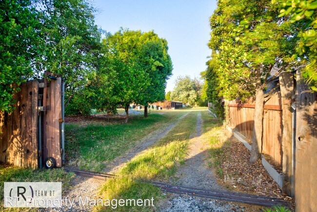 Building Photo - 3 br, 1.5 bath House - 4841 Gettysburg Ave