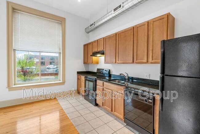 Building Photo - 4244 Chouteau Ave