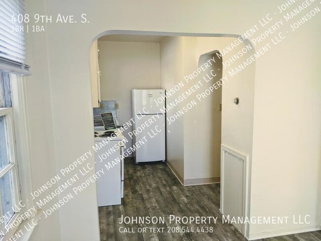 Building Photo - 408 9th Ave S