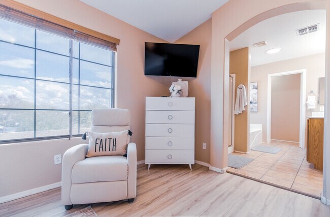 Foto del edificio - 1550 N Desert Willow St