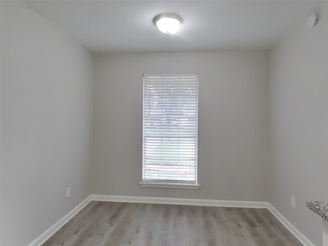 Building Photo - 9007 Gauguin Dr