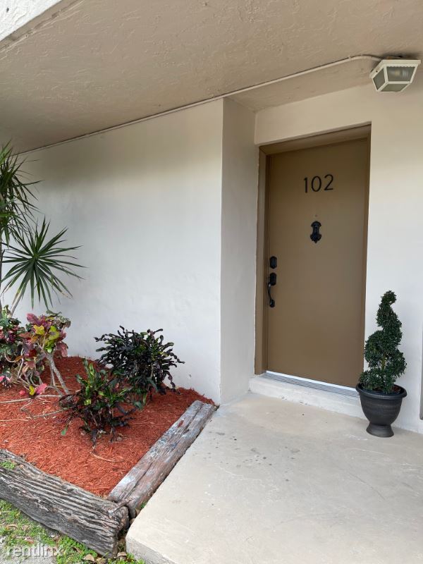 Building Photo - 860 NW 87th Ave