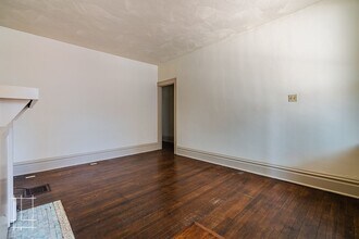 Building Photo - 35 Lundy St