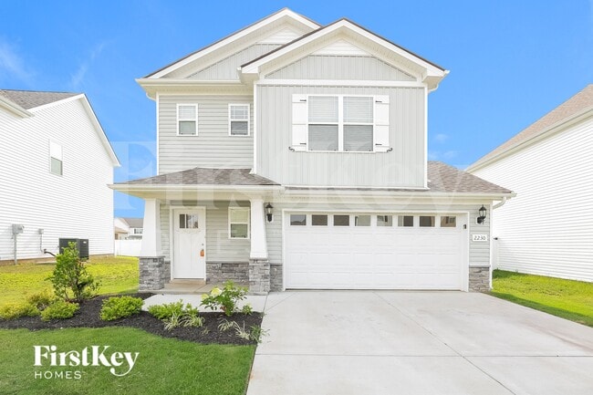 Building Photo - 2230 Oak Dr