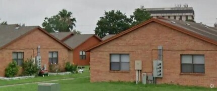 Building Photo - 509 Old Robstown Rd