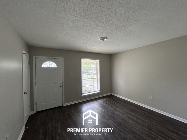 Photo - Charming 3BR/2BA in Southaven | Hardwood Floors & Large Fenced Backyard House
