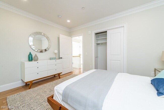 Foto del edificio - 3 br, 2 bath House - 106 Forest Hills St 203