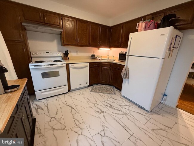 Building Photo - 8208 Red Wing Ct