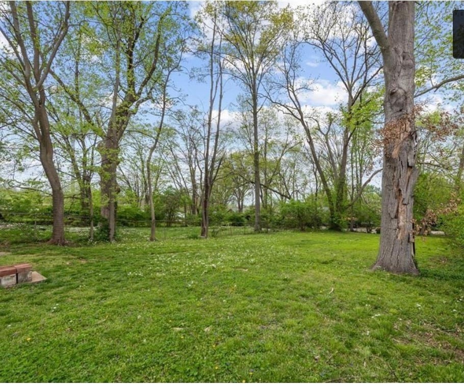 Foto del edificio - 9219 Bristol Ave