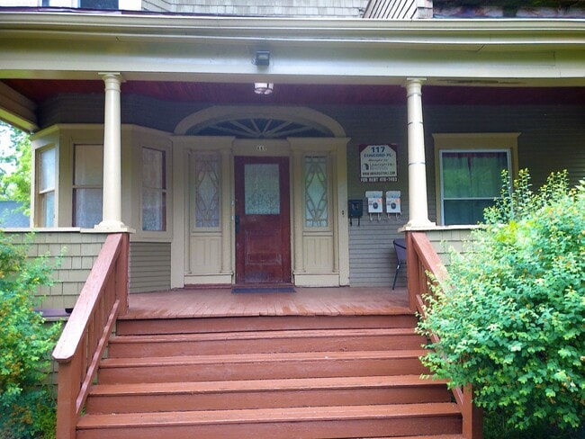 Building Photo - Available 6/1/26 Great Value Hardwood Floo...