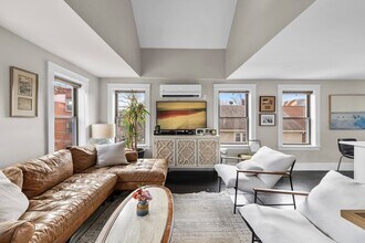 Building Photo - 38 Mead St