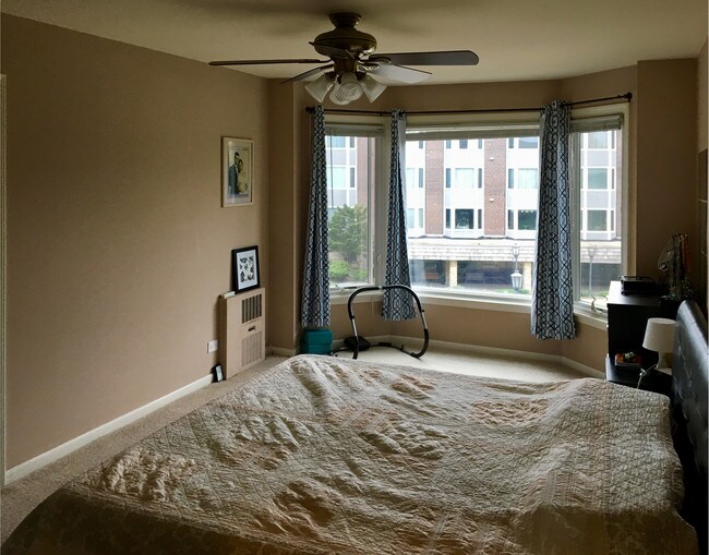 Foto del edificio - 401 Ascot Dr
