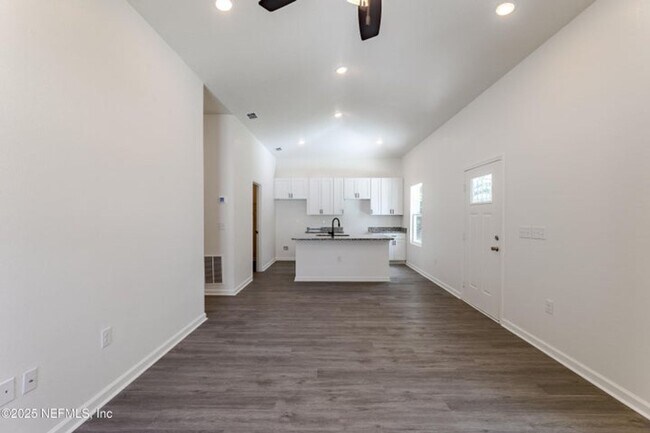 Foto del edificio - 2025 NEW BUILT 2 BR 2 BA Rental that could be a 3BR