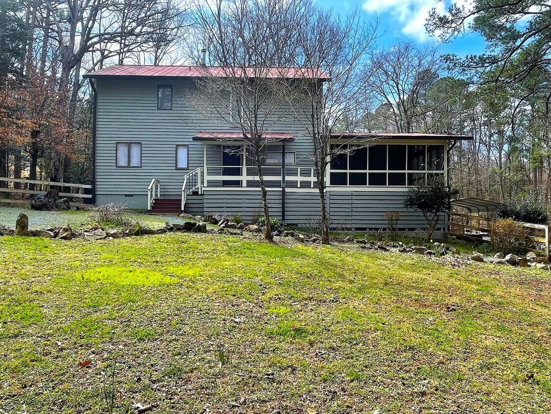 Great home near Jordan Lake on Acreage! I... - Great home near Jordan Lake  on Acreage! I...