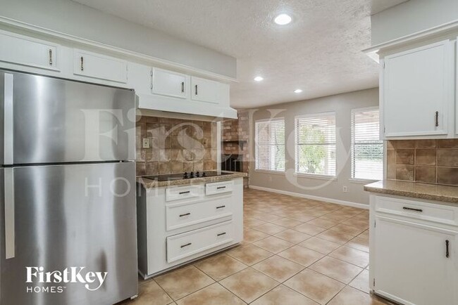 Building Photo - 21419 Park Willow Dr