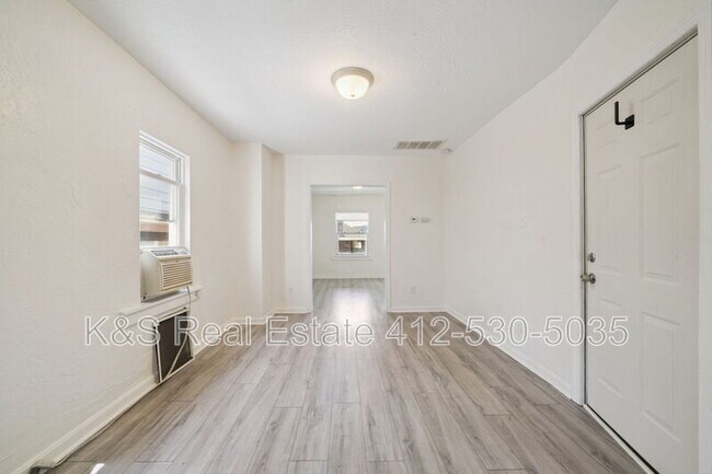 Photo - 545 Sixth Street - 3 Apartment