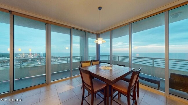 Building Photo - 2060 Beach Blvd