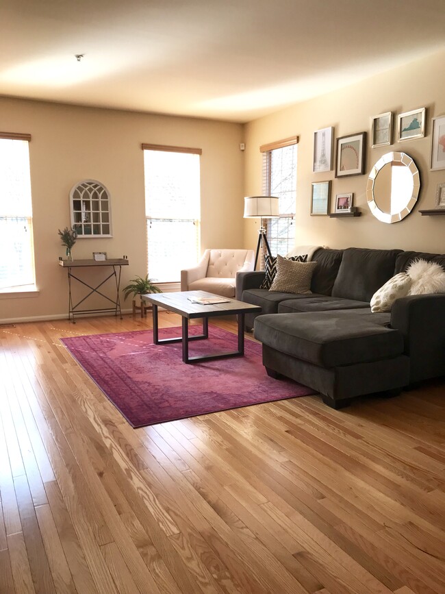 8866 Ashgrove House Ln Unit 101, Vienna, VA 22182 Condo for Rent in