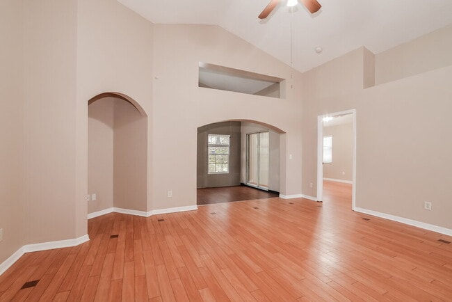 Building Photo - 10500 Mira Lago Ln